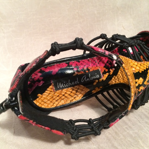 𝐌𝐈𝐂𝐇𝐀𝐄𝐋 𝐀𝐍𝐓𝐎𝐍𝐈𝐎 High Heel Sandal - Picture 5 of 12